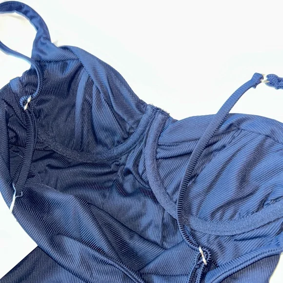 Black Shapewear Bodysuit - Picture 5 of 7